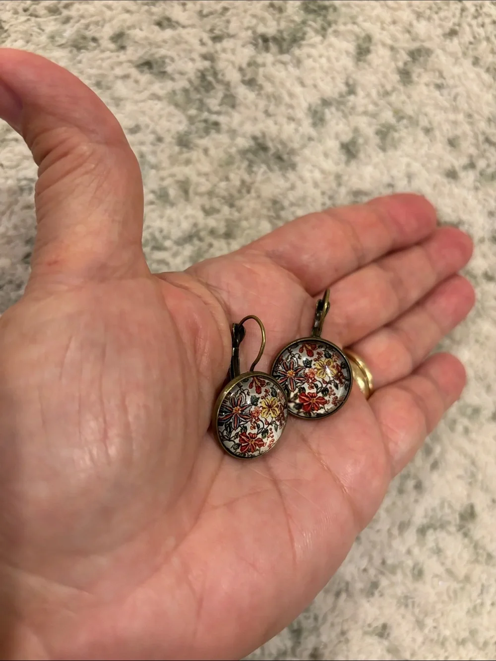 Unbranded delicate floral